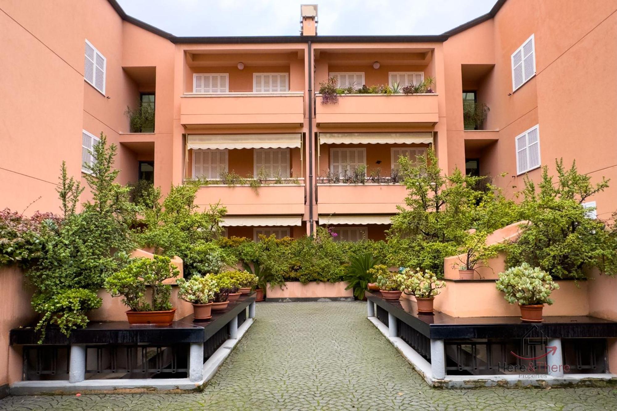 Balcony And Garage - Beaches 5Min Away - Smart Tv Лоано Экстерьер фото